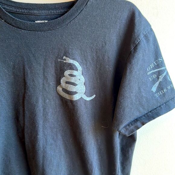 Grunt Style Black T-Shirt with Snake on Front and Back Size Medium - Picture 2 of 4